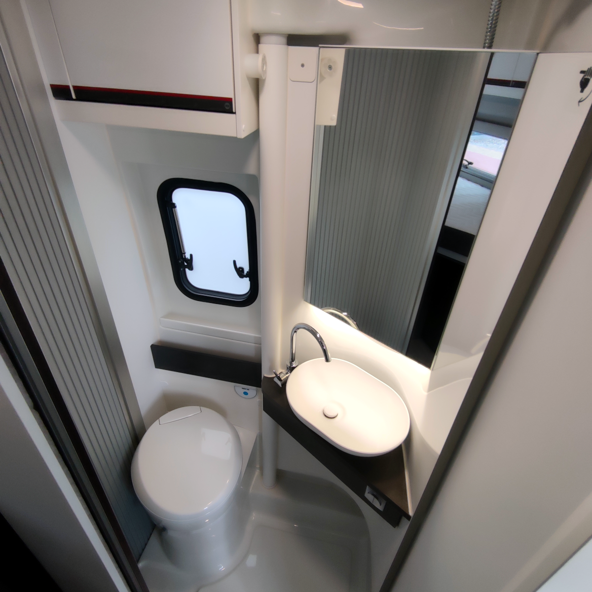 Adria Twin Sports 640 SLB - Image 12
