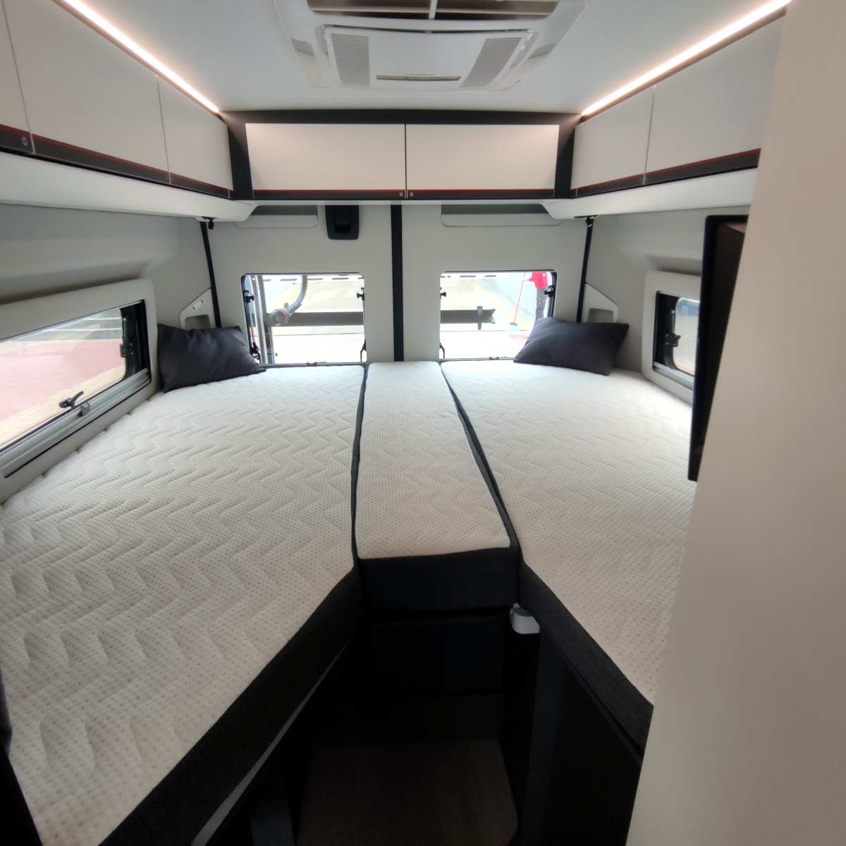 Adria Twin Sports 640 SLB - Image 11