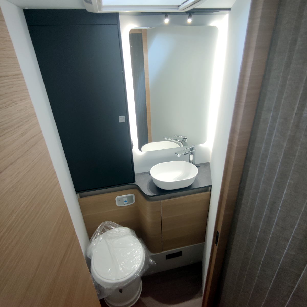 Adria Matrix 650 DC Luxe - Edição 60 Anos - Image 11